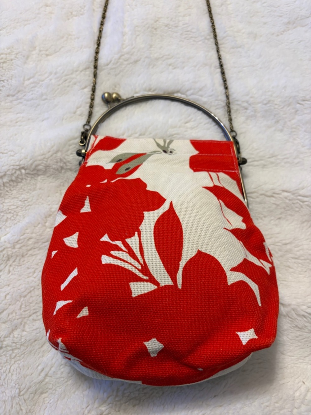 Kyoto Red Floral Frame-Top Wristlet Clutch